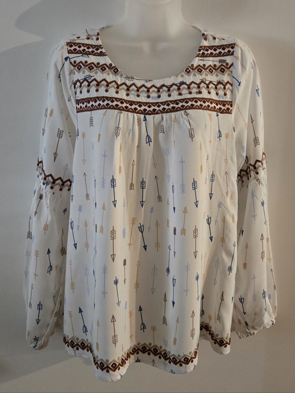 Savanna Jane Peasant Blouse LS sz Small Southwestern Embroidery Arrow Print
